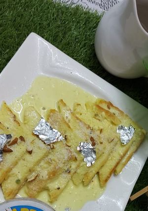A picture of Cheesy Shahi tukrey.