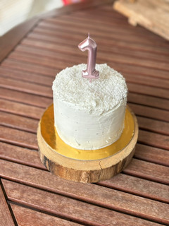Una foto de Tarta de piña colada BLW - para el cumple 1 de Isabel