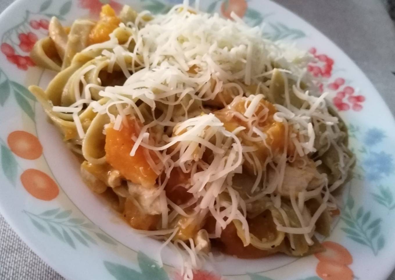 Spaguettis con pollo y calabaza