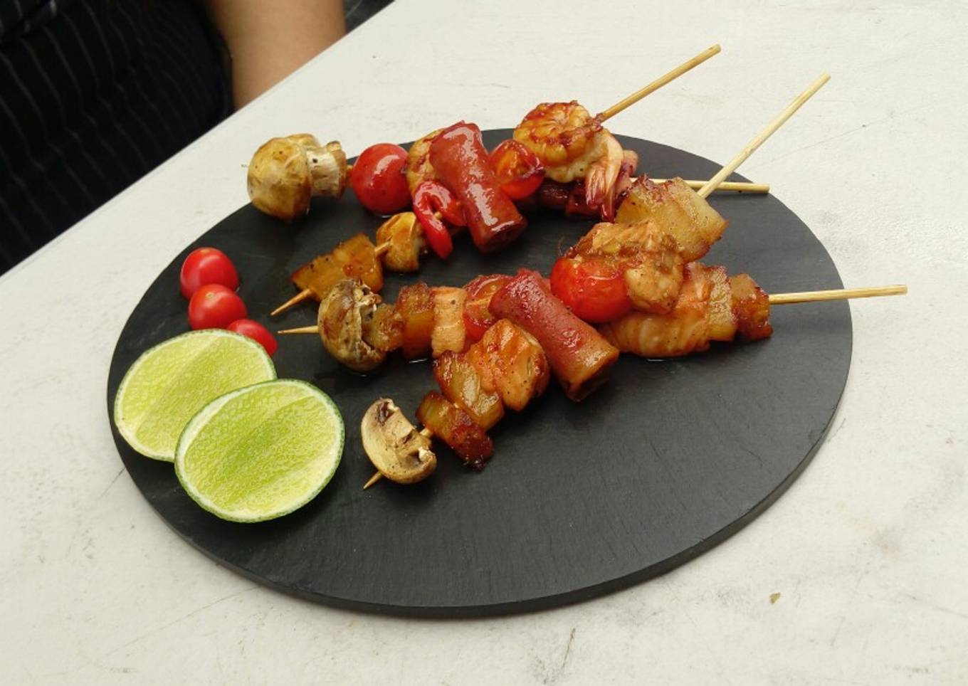 Brochetas hawaianas