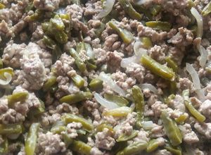 Una foto de Carne molida con nopales