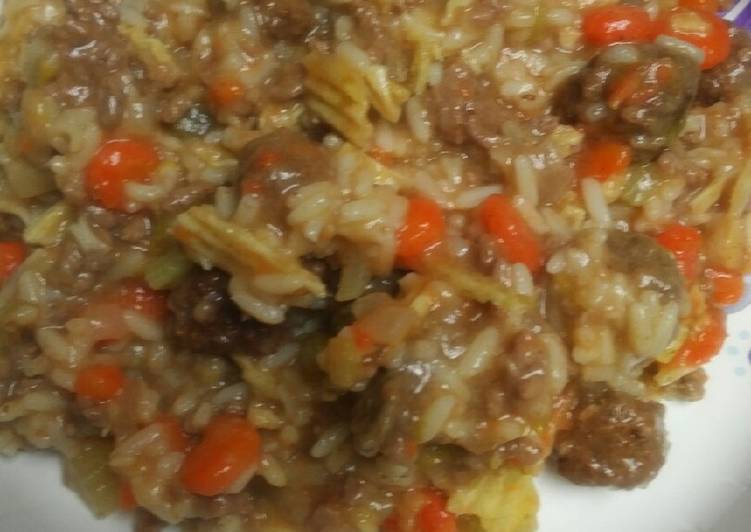 Creamy Boiled Beef with Tater Chips and Rice