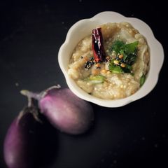 A picture of Brinjal chutney/ bhaji.