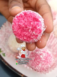 A picture of Coconut laddoo.