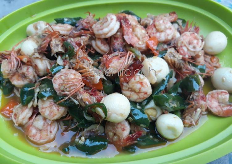 Cara Gampang Menyiapkan Tumis Udang Cabai Hijau, Bikin Ngiler