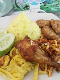 Foto resep Nasi kuning rice cooker simple