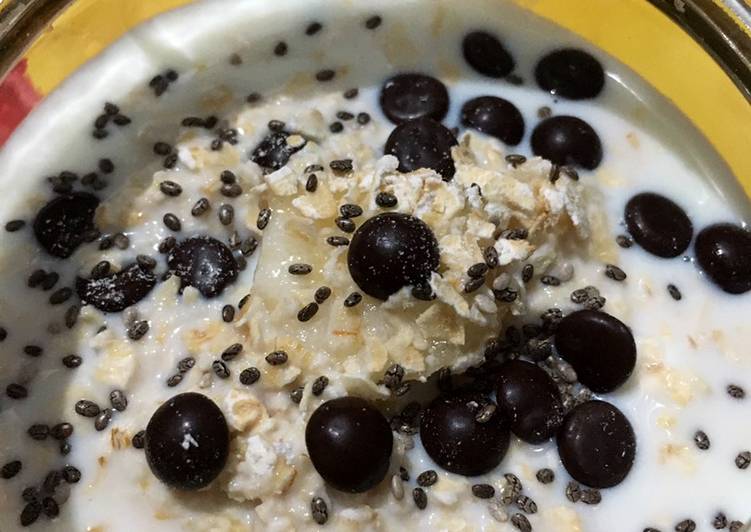 Choco chip banana overnight oatmeal