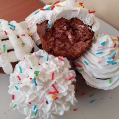 A picture of Strawberry Cupcakes.