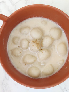 பால் கொழுக்கட்டை(Paal Kolukattai recipe in tamil) செய்முறை முக்கிய புகைப்படம்