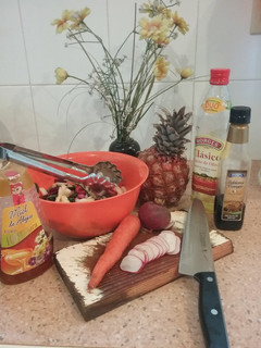 Una foto de Vegetales de estación con piña y miel
