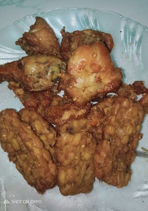 Foto resep Ayam goreng campur tempe ungkep sambal goang khas Sunda
