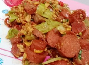 Foto resep Nasi Gila (Sosis, Bakso, Telur, Kubis)