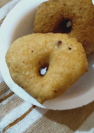 Urad daal vada रेसिपी मुख्य फोटो
