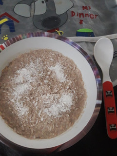 Una foto de Porridge de avena, cacao y coco🥥🍫 (Apto 👶 +12m)