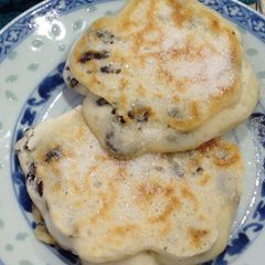 A picture of Raisin Pancakes.