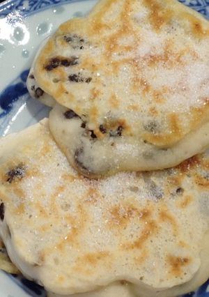 A picture of Raisin Pancakes.