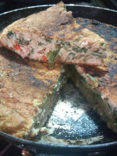 Una foto de Tortilla de espinaca con atún