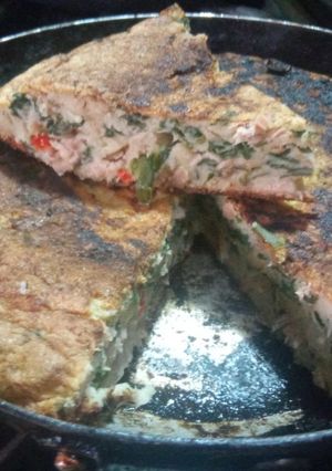 Una foto de Tortilla de espinaca con atún