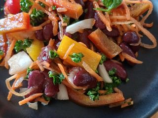 Салат з квасолею
