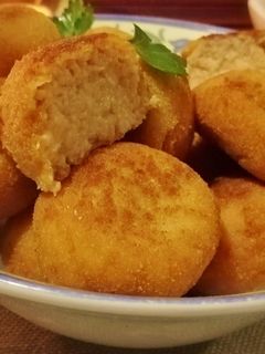 Una foto de Croquetas de Secas amb butifarra i cansalada viada