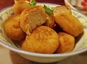 Una foto de Croquetas de Secas amb butifarra i cansalada viada