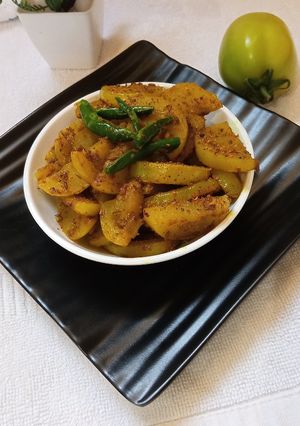 हरे टमाटर का सलाद (Hare Tamatar ka salad recipe in Hindi) रेसिपी मुख्य फोटो