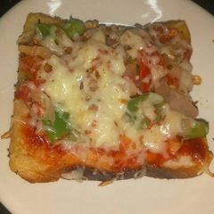 A picture of Bread Pizza.
