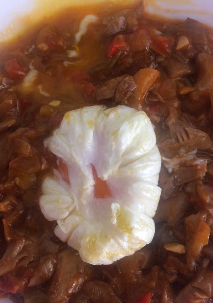 Una foto de Setas con huevos flor