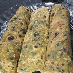 A picture of Methi thepla.