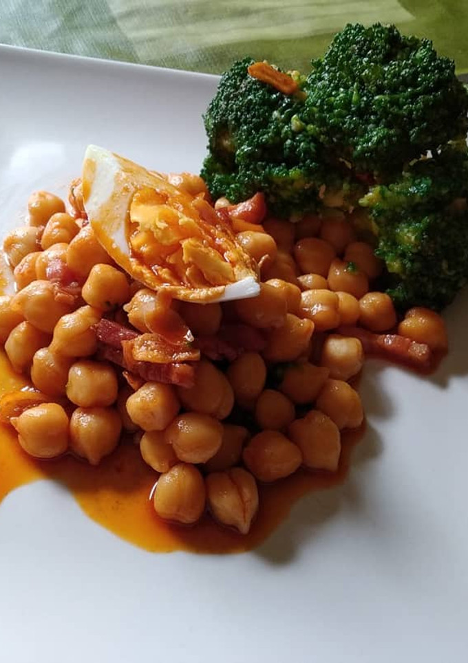 Una foto de Garbanzos con brócoli al baile de Vera y Ajo
