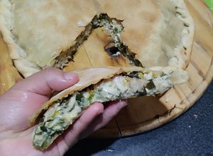 Una foto de Tarta de pollo y puerro