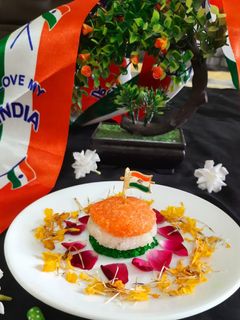 तिरंगा नारियल पेड़ा(tiranga nariyal pedha recipe in hindi) रेसिपी मुख्य फोटो
