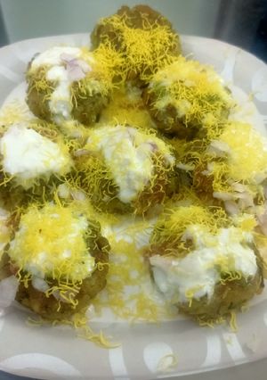 A picture of Mutter ki Tikki Chaat.