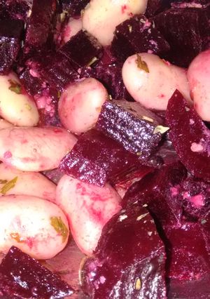 Una foto de Ensalada de remolacha y porotos pallares en escabeche