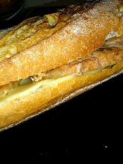Una foto de Montado de lomo y queso