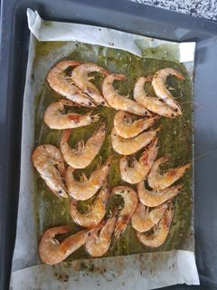 Una foto de Langostinos al horno con vino