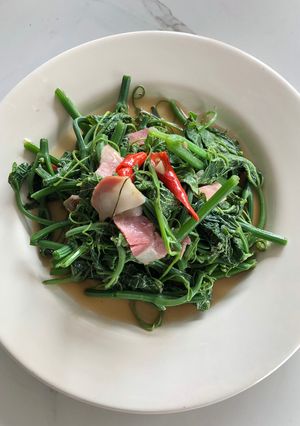รูปของ 🍃🥓ผัดเบคอนยอดฟักแม้ว 🥓🌶