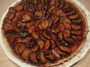 Une photo de tarte prune