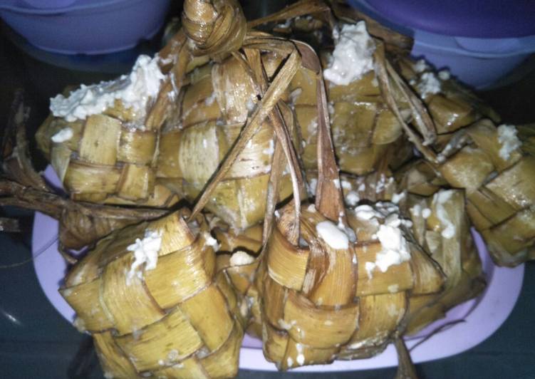 Ketupat Ketan Santan