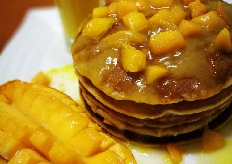 Mango pancake with mango sauce