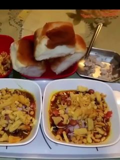 मिसल पाव (Misal pav recipe in hindi) रेसिपी मुख्य फोटो