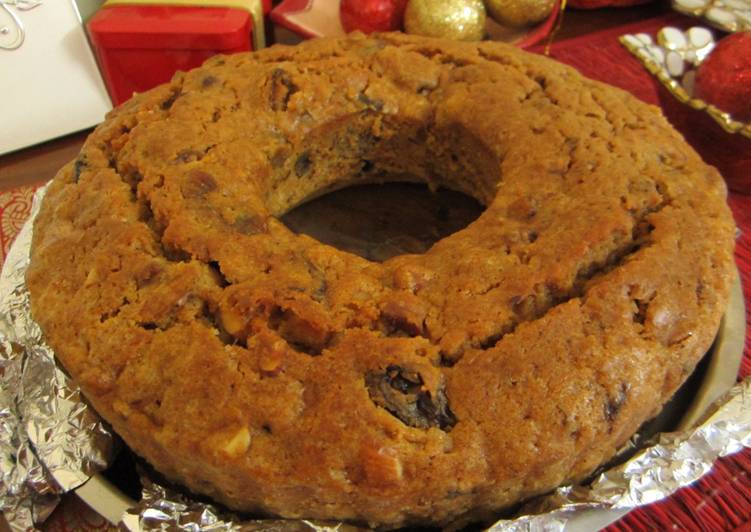 Boozy Christmas Rich Fruit Bundt Cake - My Way!