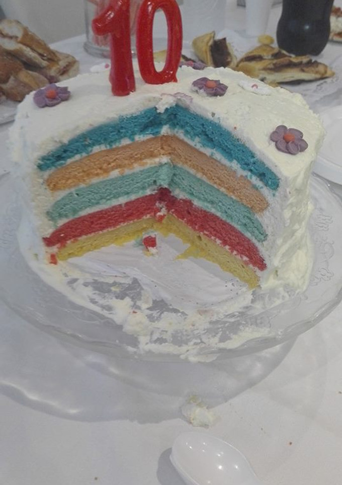 Una foto de Rainbow cake. Tarta arco iris