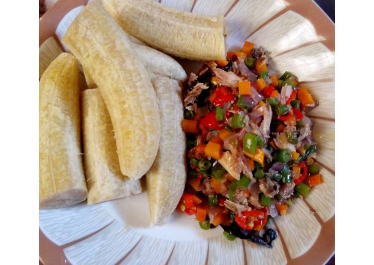 Recipe of Quick Boiled Plantain and Veggies Sauce With Smoked Fish