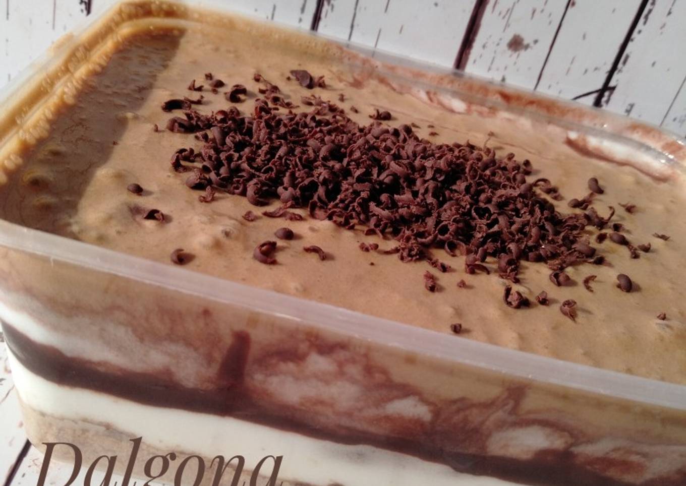 28. Dalgona Coffee Dessert Box (tanpa oven tanpa kukusan)