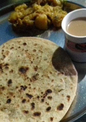 A picture of Sattu paratha.
