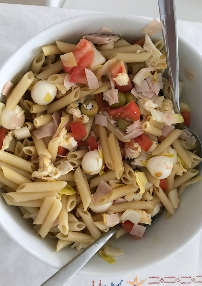 Una foto de Ensalada de pasta rápida