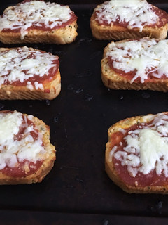 A picture of Texas toast pizza#mycookbook.