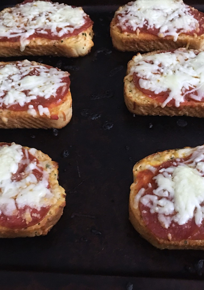 A picture of Texas toast pizza#mycookbook.