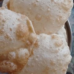 A picture of Bhatura.